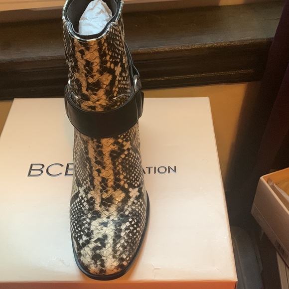 BCBGeneration snake booties - Picture 4 of 5